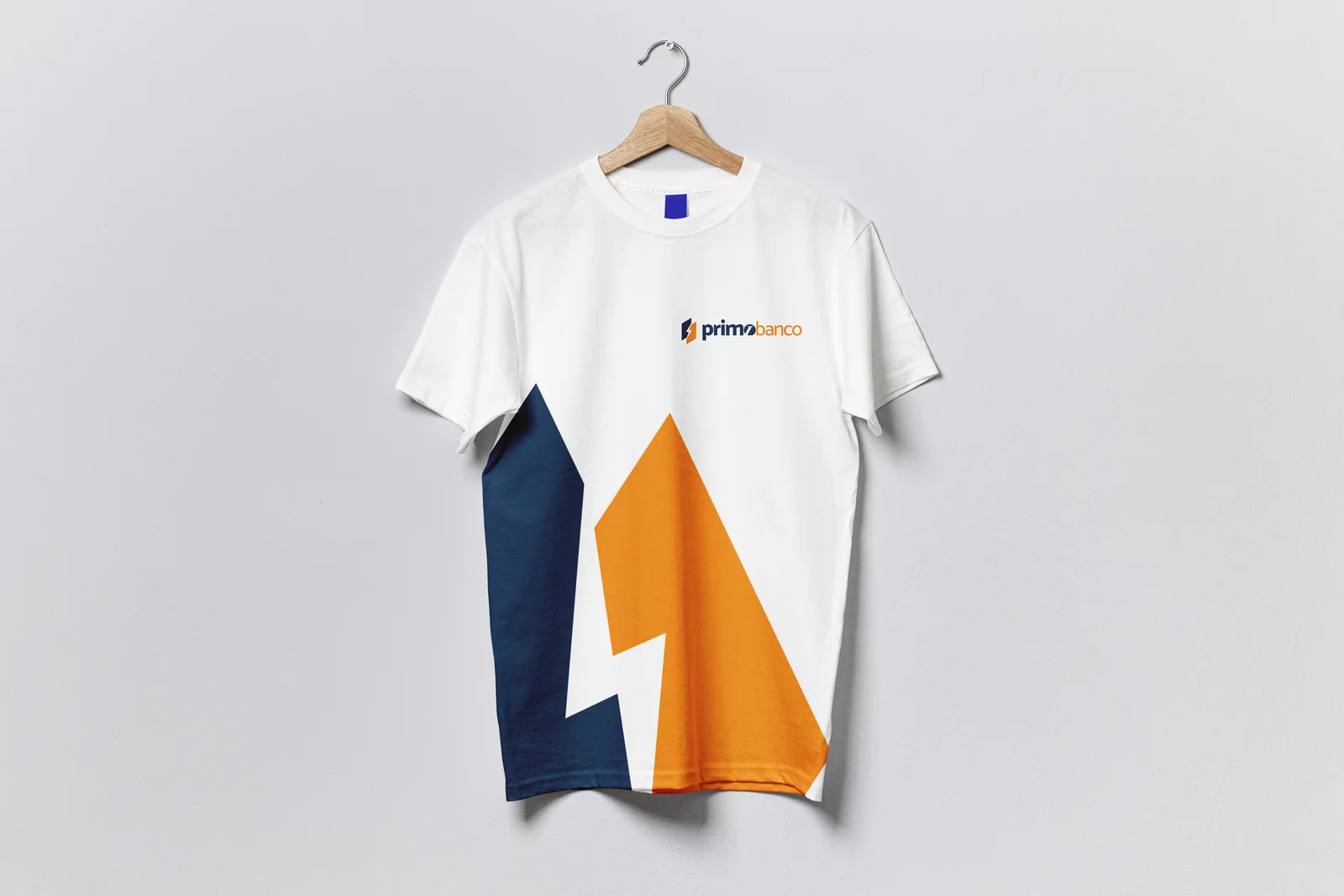 Il marchio su una t-shirt